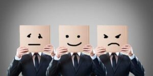 Thái độ nhân viên